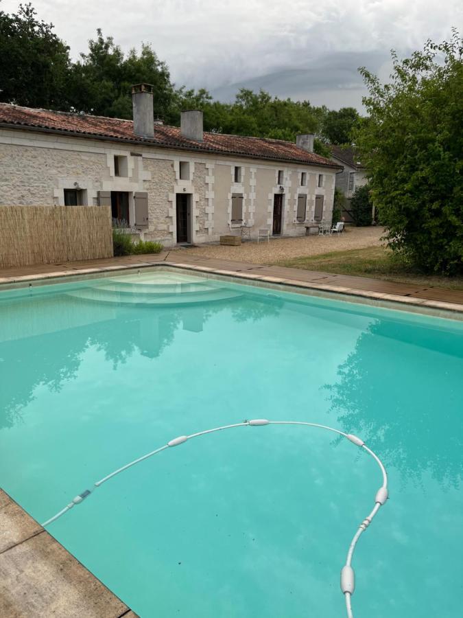 Maison Périgord vert piscine et spa La Roche-Chalais Extérieur photo