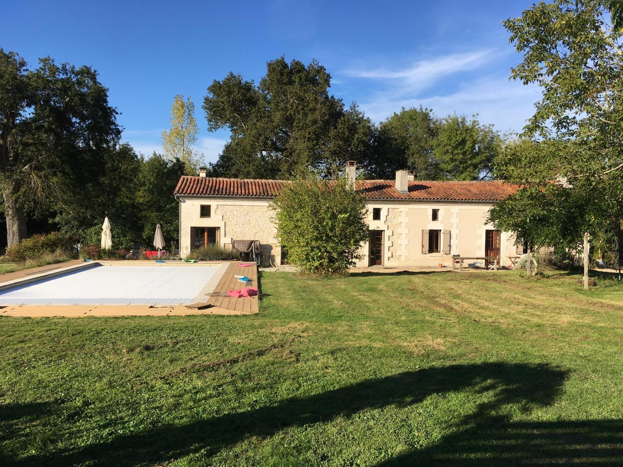 Maison Périgord vert piscine et spa La Roche-Chalais Extérieur photo